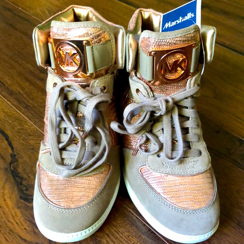 Final sale price❗️NWT Michael Kori’s leather high tops with rose gold accents
